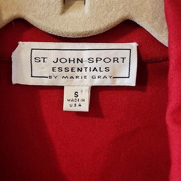 Women's St John Sport Essentials by Marie Gray  warm Red Jacket ♥️  size small n - Picture 3 of 6